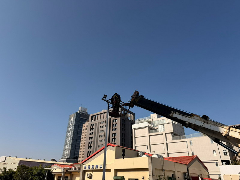 停車場路燈更換