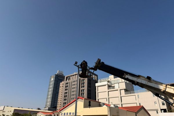 停車場路燈更換